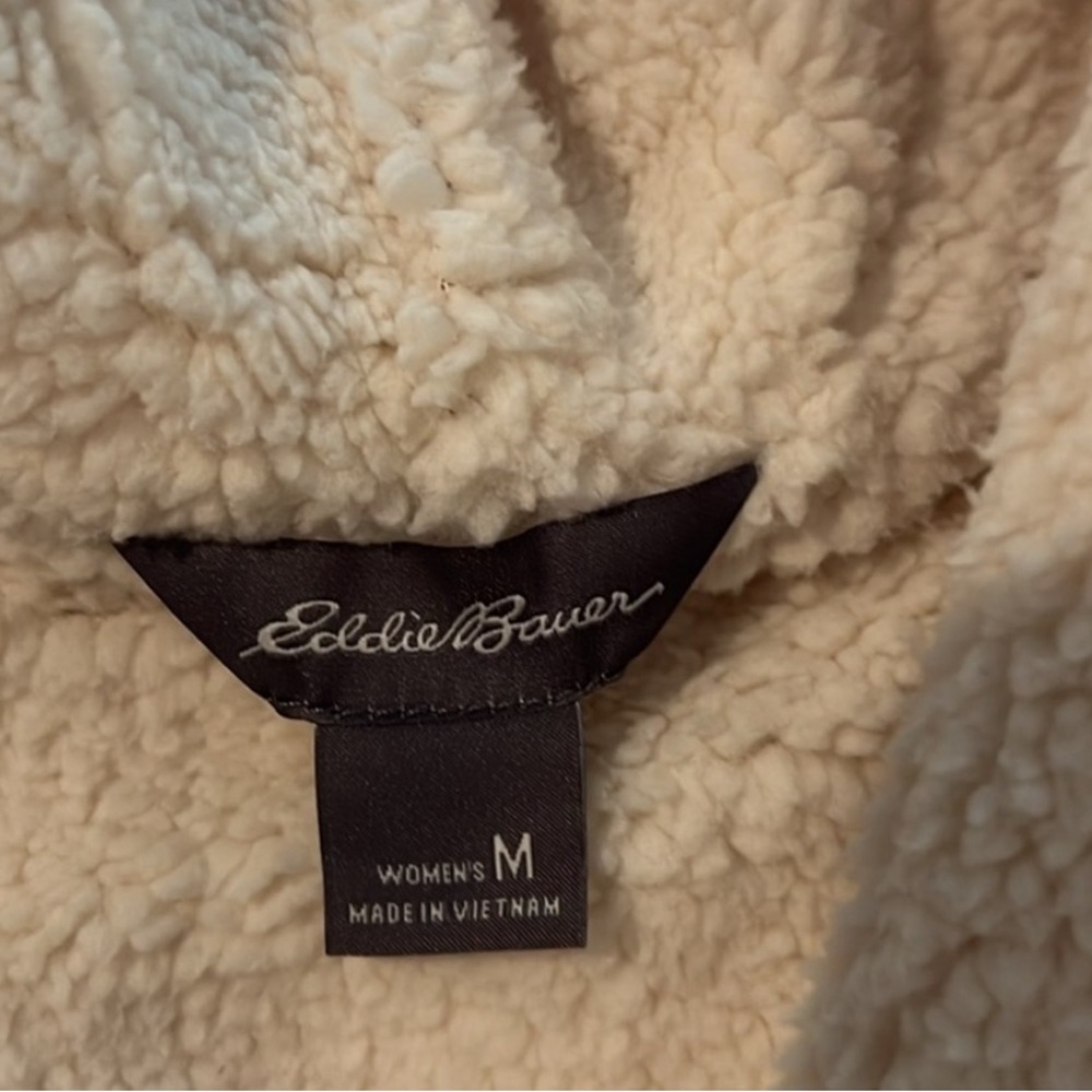 Eddie Bauer Fleece Warm White/Cream Jacket Cover Up Soft and Snuggly NWT - Picture 2 of 5